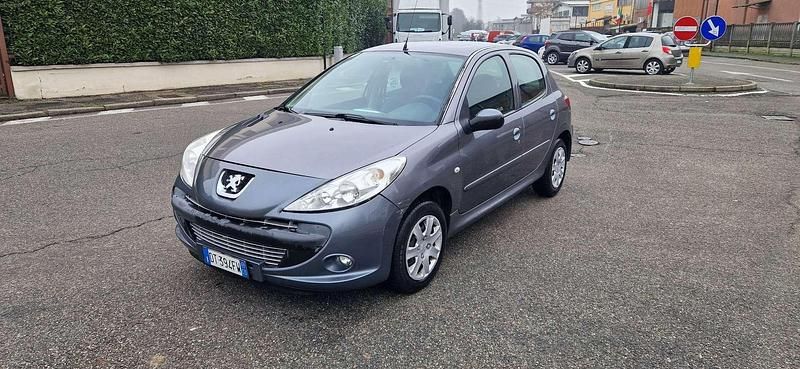 Usata 2009 Peugeot 206 Tre volumi | 2900 € (Buon prezzo) - Immagine 1/4