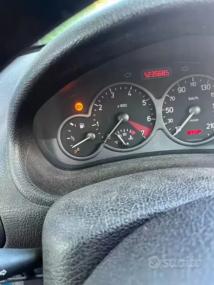 Usata Peugeot 206 75 CV (55 kW) 2001 Blu Berlina