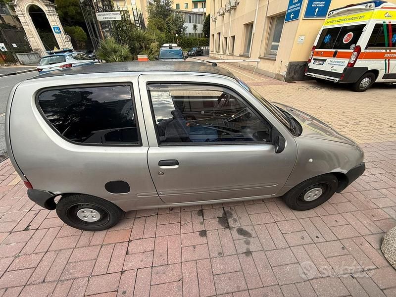 Usata Fiat 600 54 CV (39 kW) 2007 Grigio Utilitaria