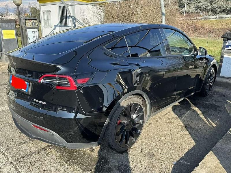 Usata Tesla Model Y Performance 392 kW (534 CV) 2023 Nero SUV
