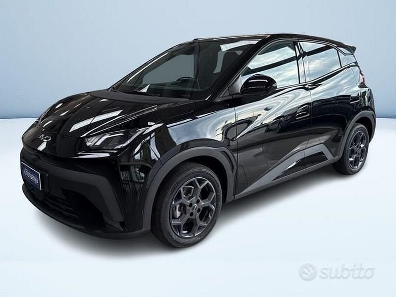 Nuova BYD Dolphin Surf Comfort 83 kW (114 CV) 2025 Nero Utilitaria