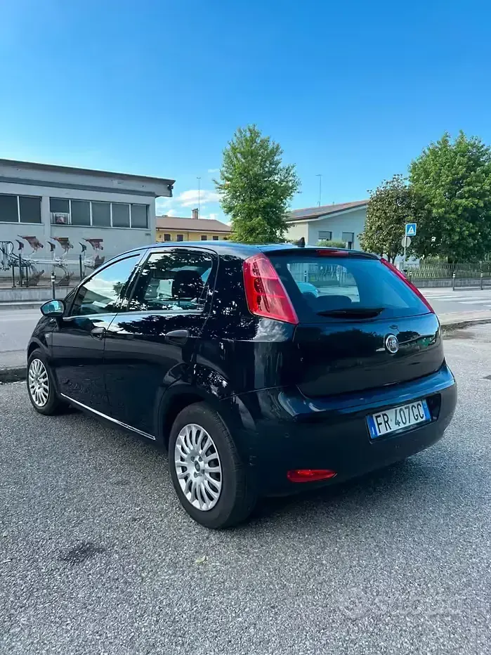 Usata Fiat Punto 95 CV (69 kW) 2018 Blu Utilitaria