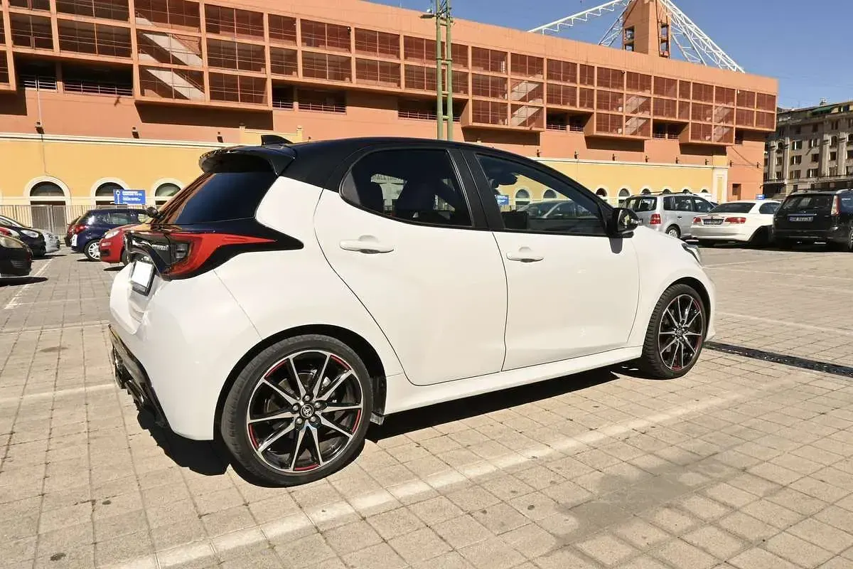 Usata Toyota Yaris Hybrid Sport 116 CV (85 kW) 2022 Berlina