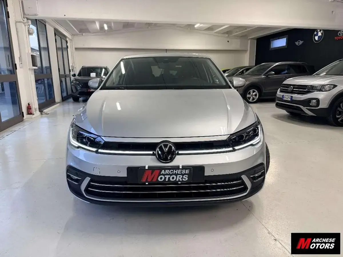 Usata VW Polo Style 95 CV (69 kW) 2024 Grigio chiaro Utilitaria