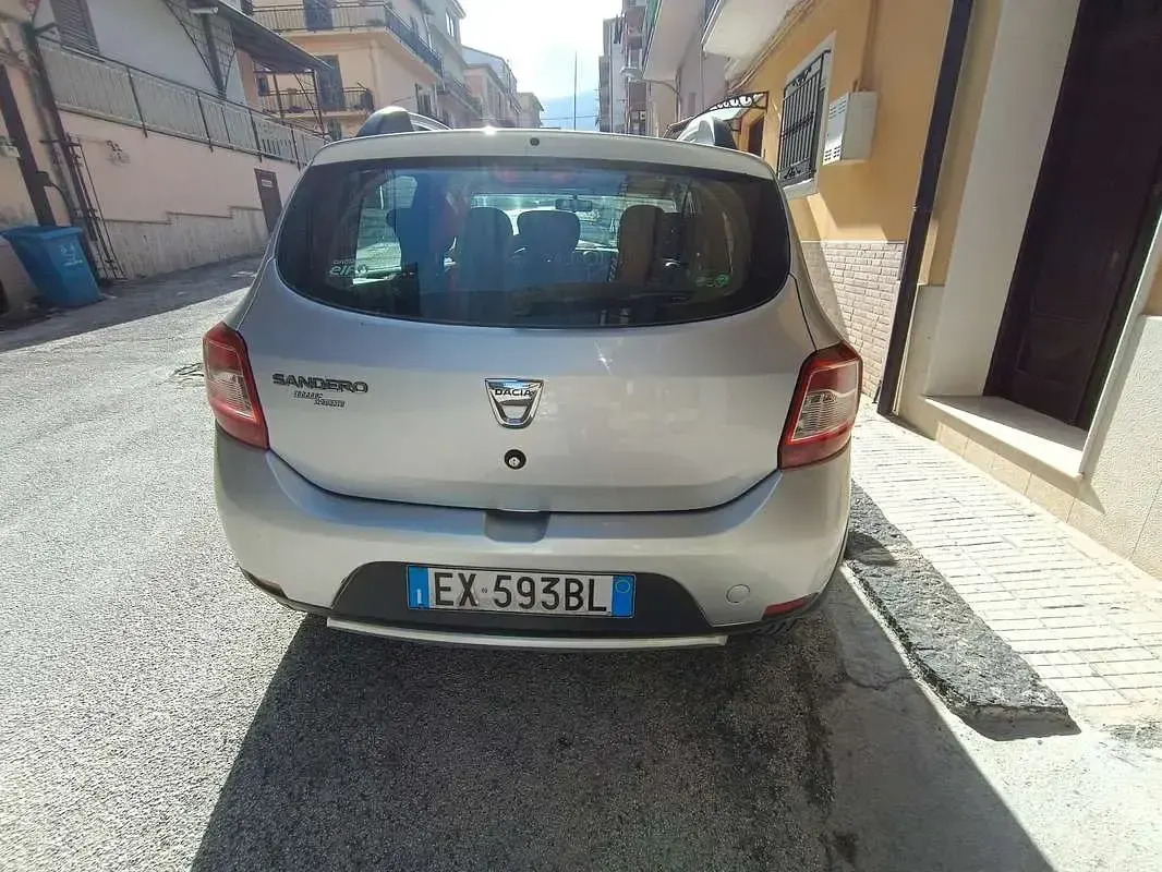 Usata Dacia Sandero Stepway 90 CV (66 kW) 2014 Berlina
