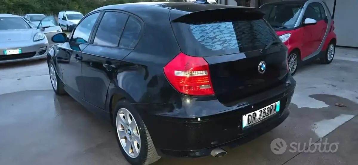 Begagnad BMW 118 143 HK (105 kW) 2007 Svart Halvkombi