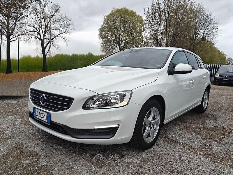 Usata Volvo V60 114 CV (83 kW) 2014 Bianco Station wagon