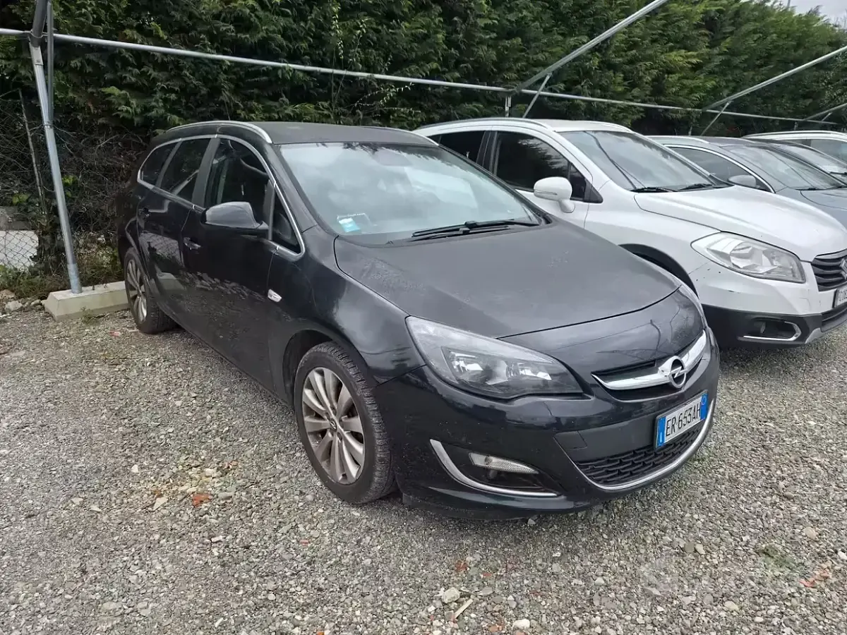 Gebraucht Opel Astra Cosmo 140 PS (102 kW) 2013 Grau Kombi