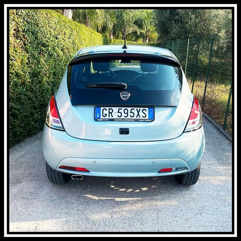 Usata Lancia Ypsilon Platinum 69 CV (50 kW) 2024 Utilitaria