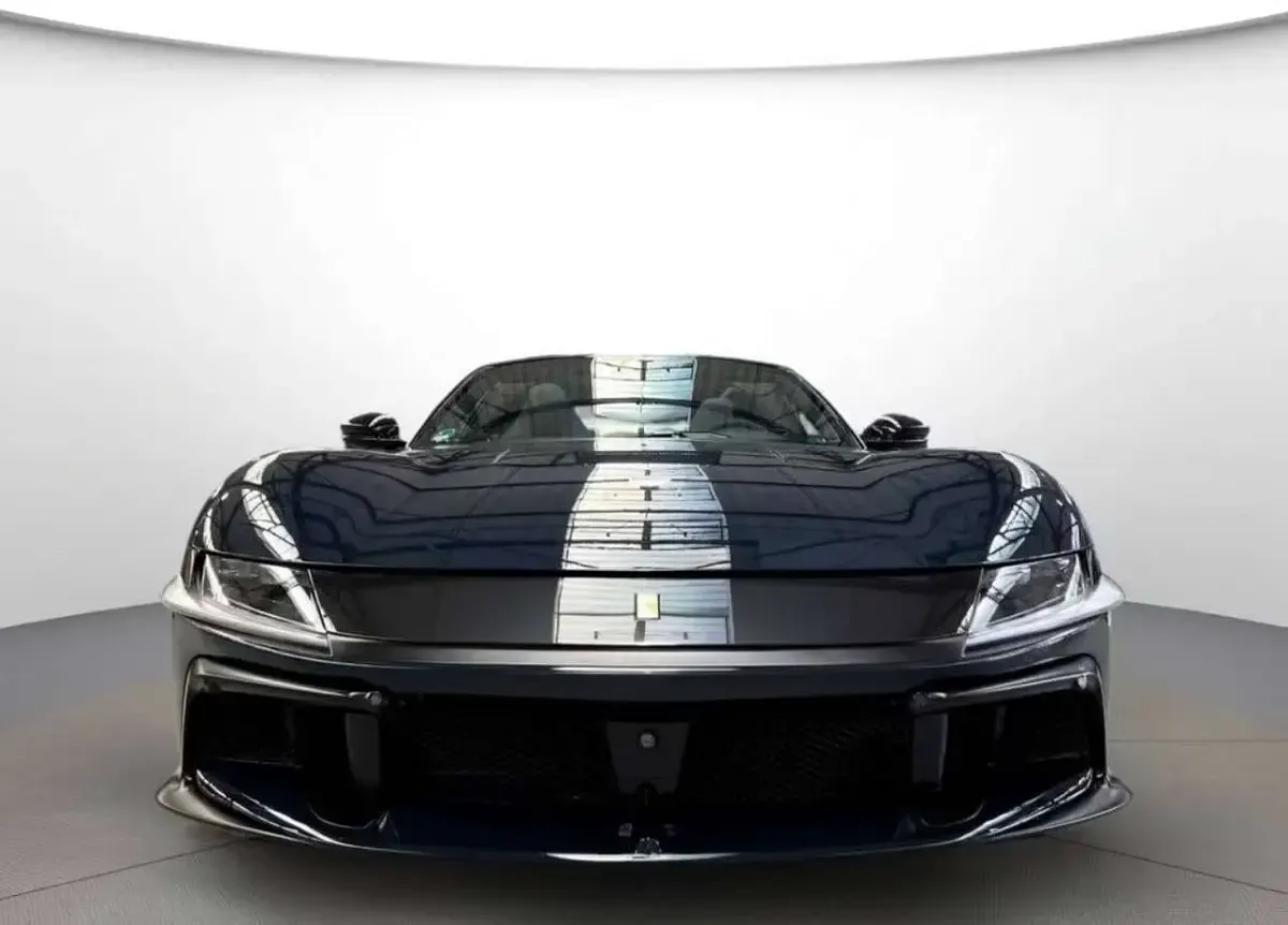 Usata Ferrari 12 Cilindri 829 CV (609 kW) 2025 Blu pozzi Cabrio