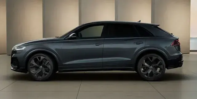 Usata Audi Q8 Ambiente 600 CV (441 kW) 2023 Grigio daytona perla SUV