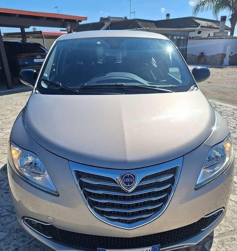 Usata Lancia Ypsilon 69 CV (50 kW) 2015 Utilitaria