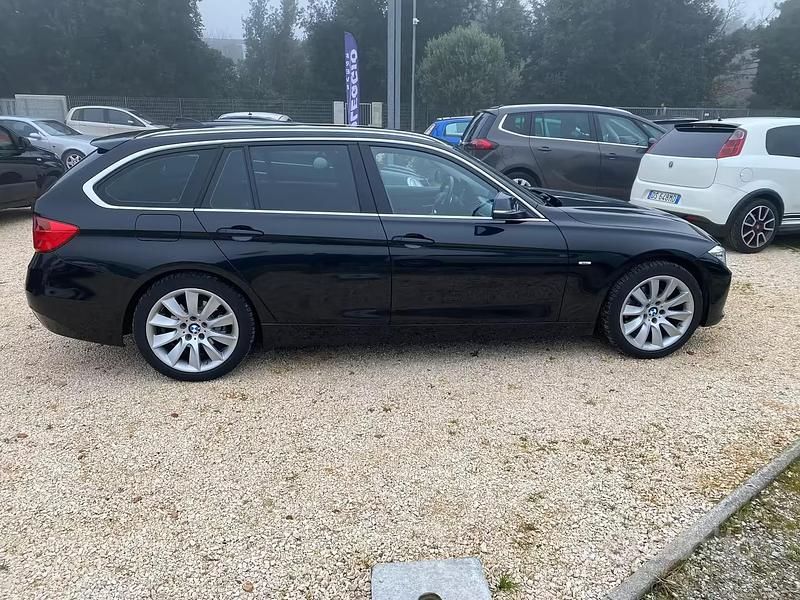Usata BMW 318 Efficient Dynamics 142 CV (104 kW) 2014 Nero Station wagon