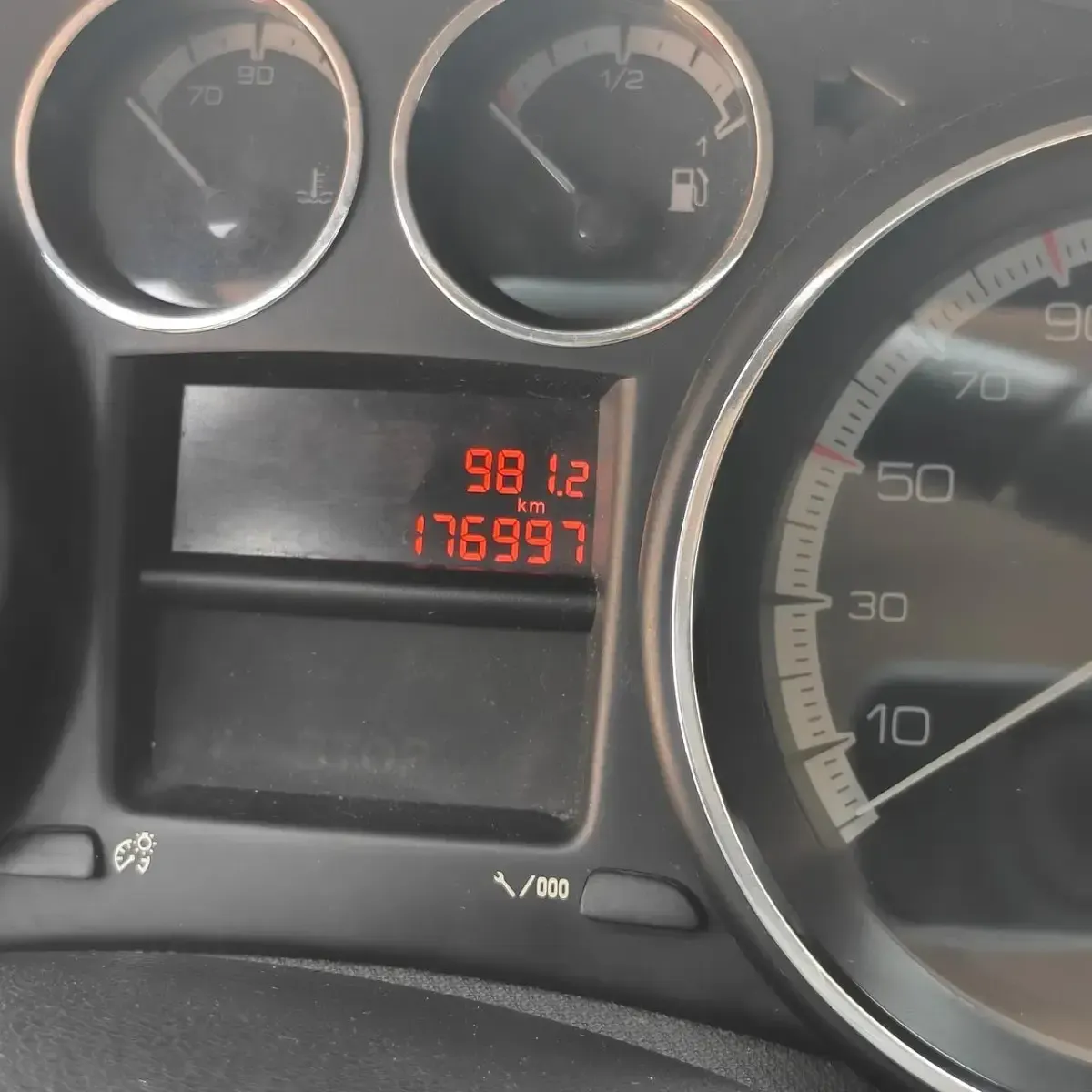 Usata Peugeot 308 120 CV (88 kW) 2008 Argento Berlina