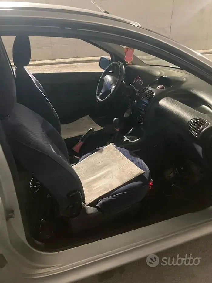 Usata Peugeot 206 68 CV (50 kW) 2003 Grigio Berlina