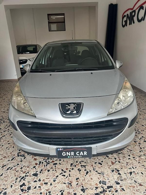 Usata Peugeot 207 70 CV (51 kW) 2011 Grigio Berlina