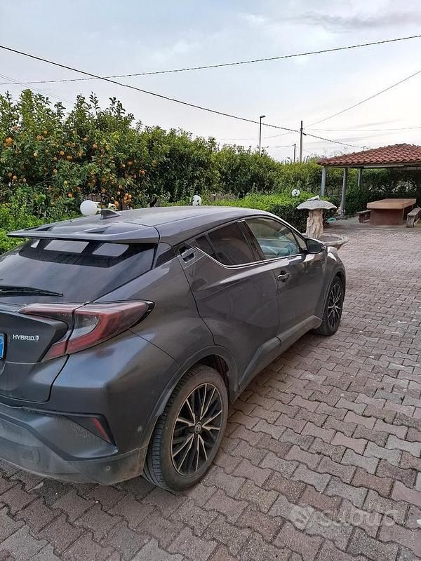 Usata Toyota C-HR 98 CV (72 kW) 2016 Nero SUV