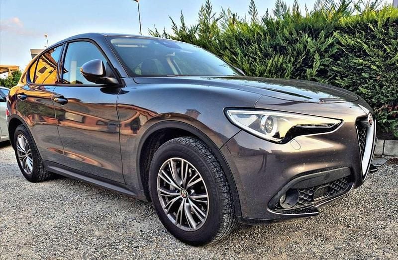 Usata Alfa Romeo Stelvio Business 190 CV (139 kW) 2021 SUV