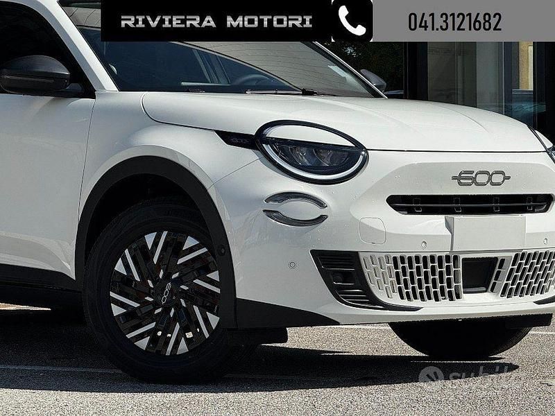 Usata Fiat 600 Comfort 101 CV (74 kW) 2024 Bianco SUV