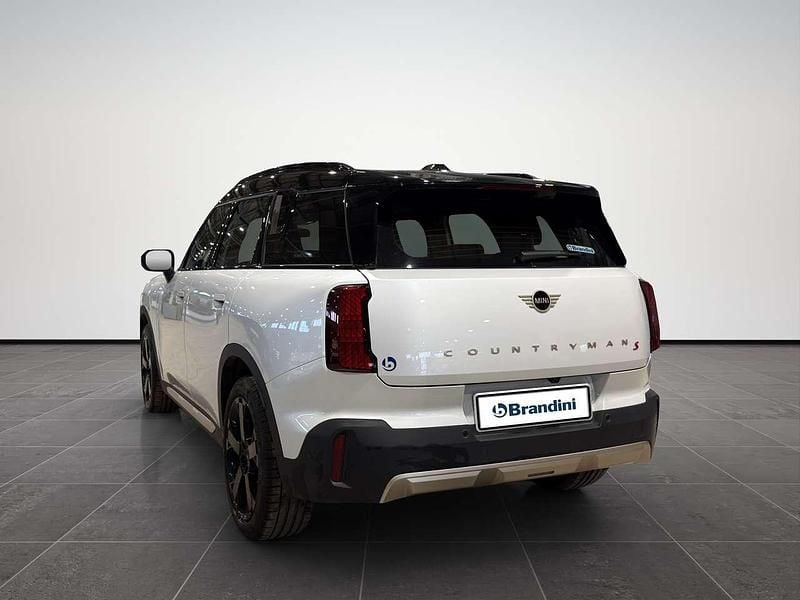 Usata Mini Cooper Countryman Favoured 218 CV (160 kW) 2025 Alpine white SUV