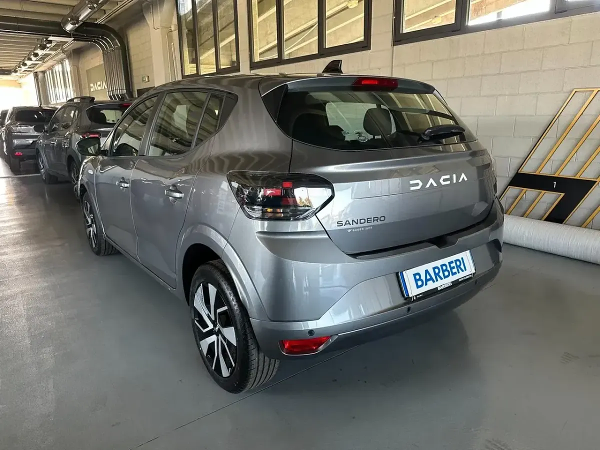 Nuova Dacia Sandero Expression 100 CV (73 kW) 2026 Grigio Berlina