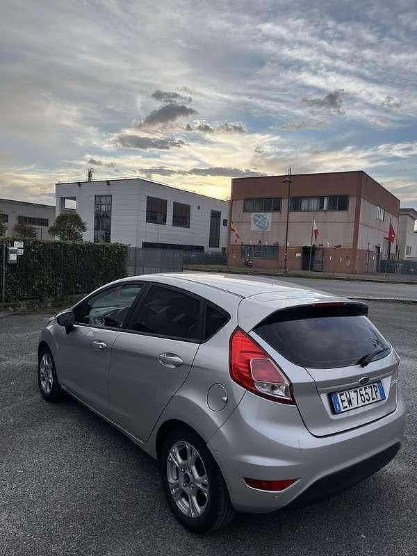 Usata Ford Fiesta 75 CV (55 kW) 2014 Utilitaria