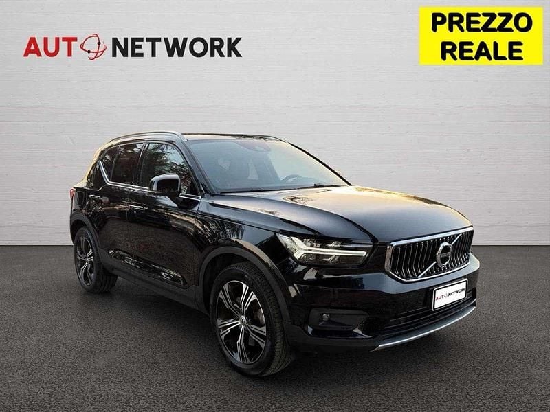 Nero Usata 2021 Volvo XC40 Inscription SUV | 24.900 € (Buon prezzo) - Immagine 1/4