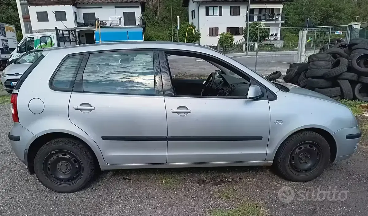 Usata VW Polo 75 CV (55 kW) 2002 Grigio Berlina