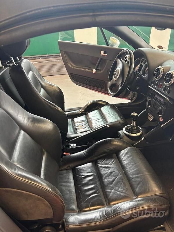 Usata Audi TT Roadster 179 CV (131 kW) 2003 Grigio Cabrio