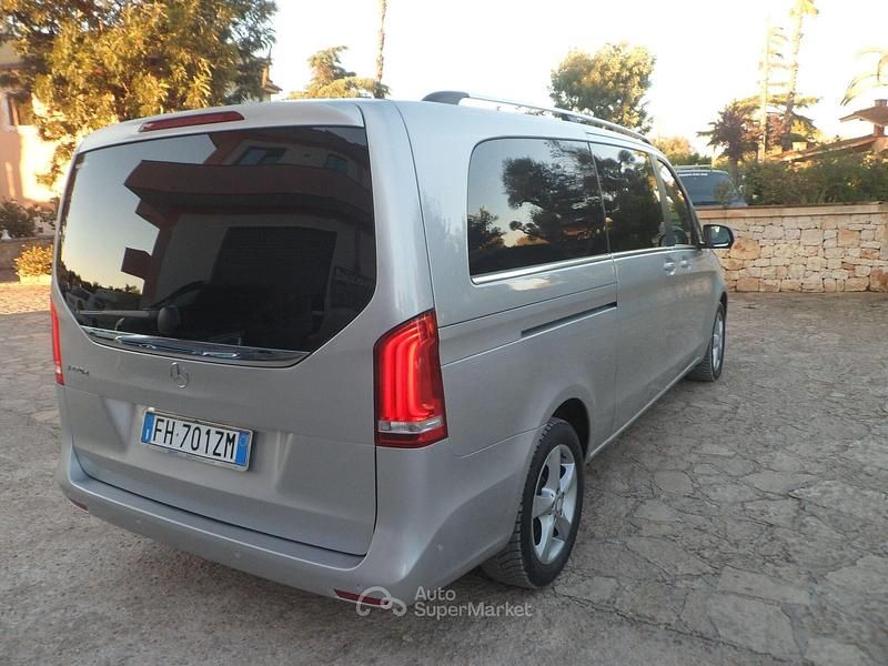 Usata Mercedes V220 163 CV (119 kW) 2017 Argento Monovolume