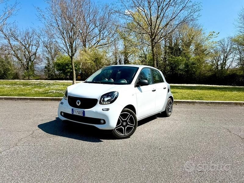 Usata Smart ForFour Brabus 71 CV (52 kW) 2019 Bianco Utilitaria
