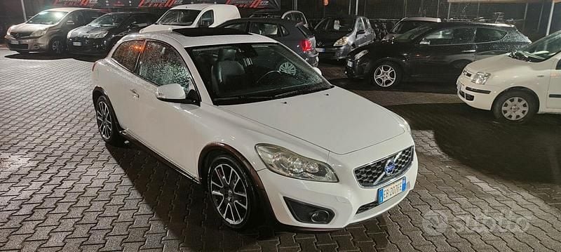 Usata Volvo C30 R-Design 115 CV (84 kW) 2011 Bianco Utilitaria