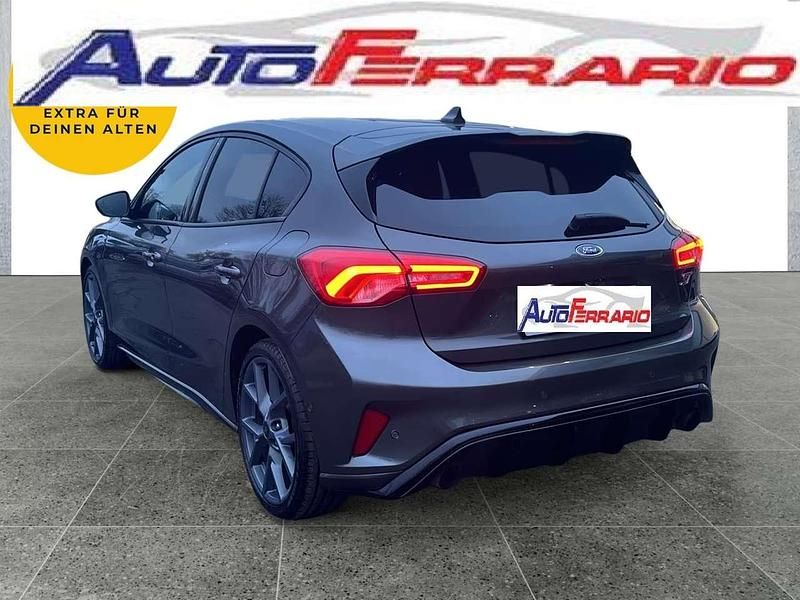 Usata Ford Focus 280 CV (205 kW) 2019 Grigio Berlina