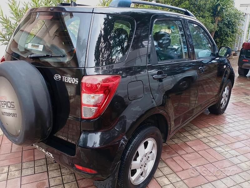 Usata Daihatsu Terios 86 CV (63 kW) 2008 Nero SUV