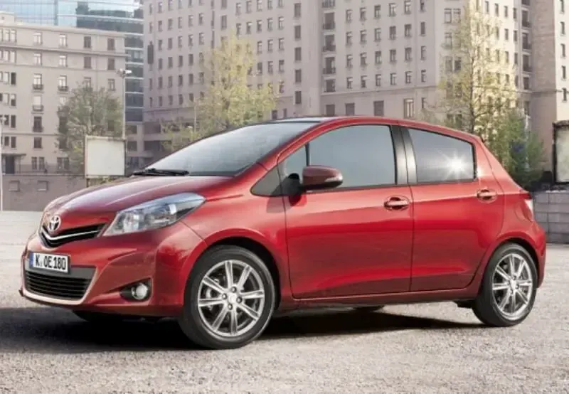 Usata Toyota Yaris Lounge 101 CV (74 kW) 2014 Utilitaria