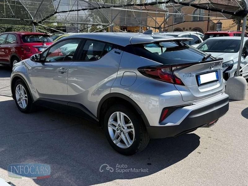 Gebraucht Toyota C-HR Business Edition 98 PS (72 kW) 2024 Silber SUV