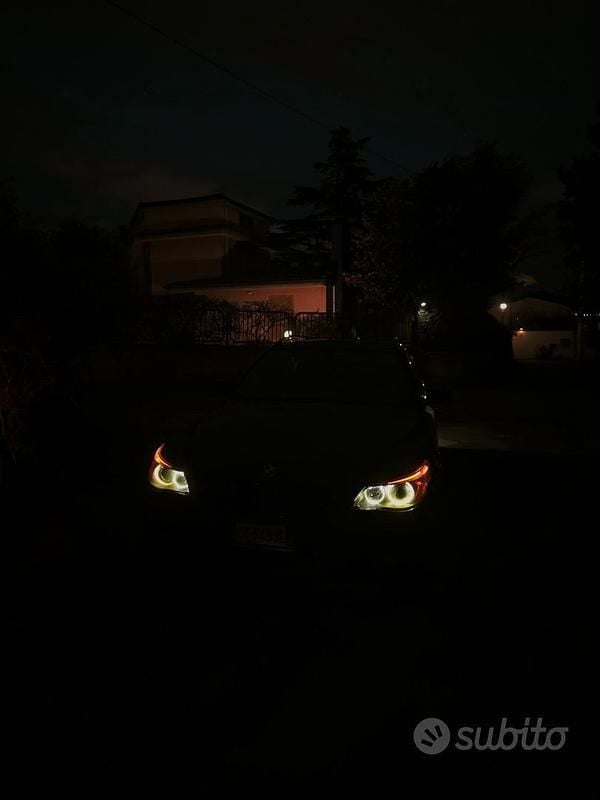 Usata BMW 525 Efficient Dynamics 177 CV (130 kW) 2004 Nero Station wagon