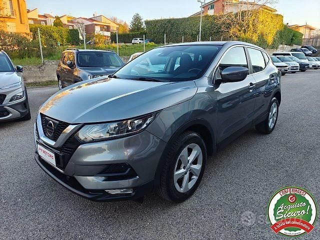 Usata Nissan Qashqai Acenta 115 CV (84 kW) 2018 Grigio SUV