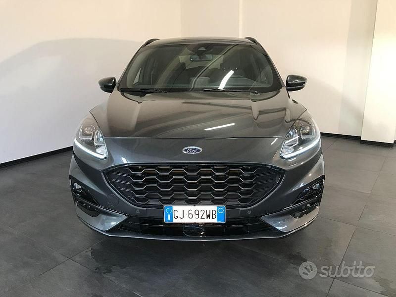 Usata Ford Kuga ST-Line 120 CV (88 kW) 2022 Grigio SUV