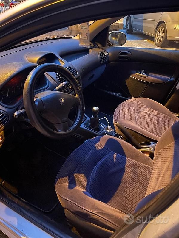Usata Peugeot 206 68 CV (50 kW) 2003 Berlina