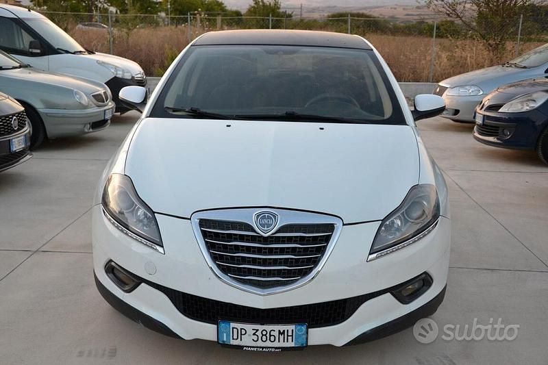Usado Lancia Delta 165 CV (121 kW) 2008 Blanco Utilitario