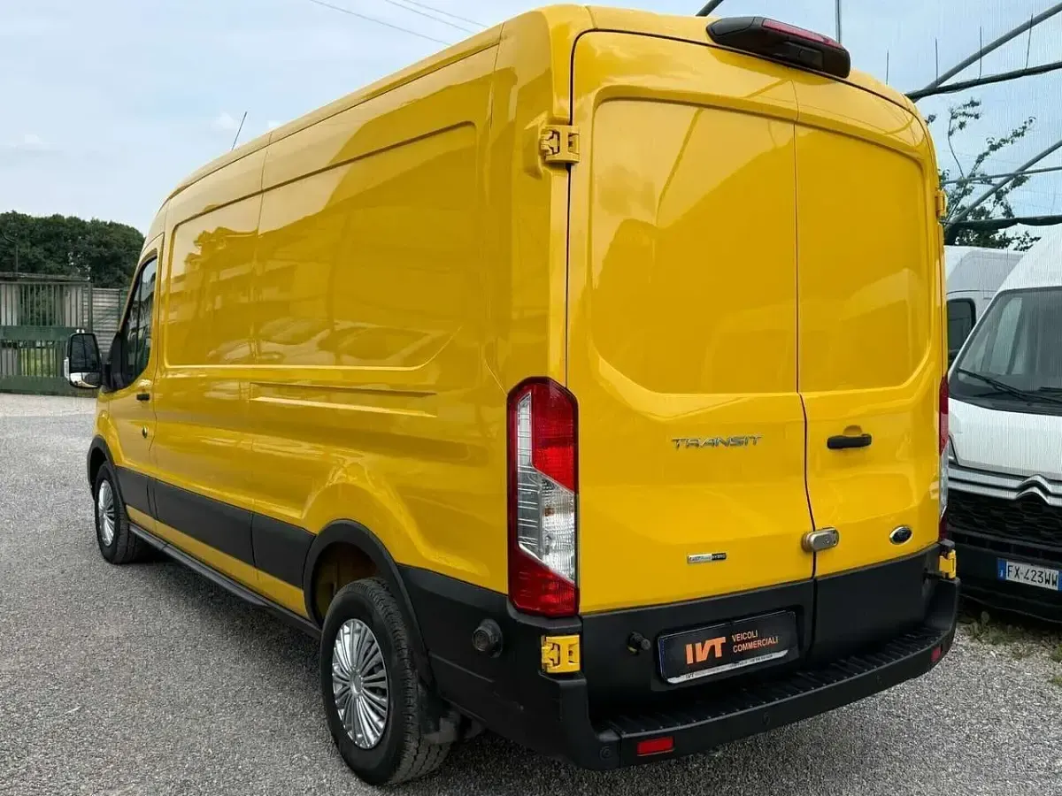 Usata Ford Transit 131 CV (96 kW) 2022 Giallo Furgone