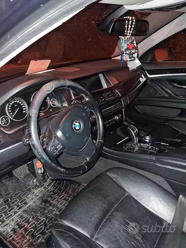 Begagnad BMW 520 2011 Blå Kombi