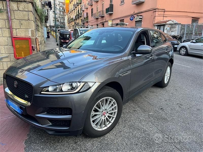 Usata Jaguar F-Pace 180 CV (132 kW) 2017 Grigio SUV