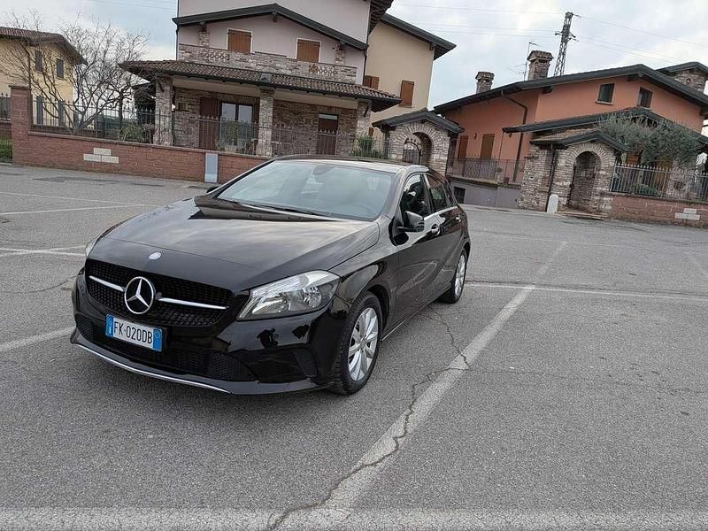 Usata Mercedes A160 Business 90 CV (66 kW) 2017 Nero Berlina