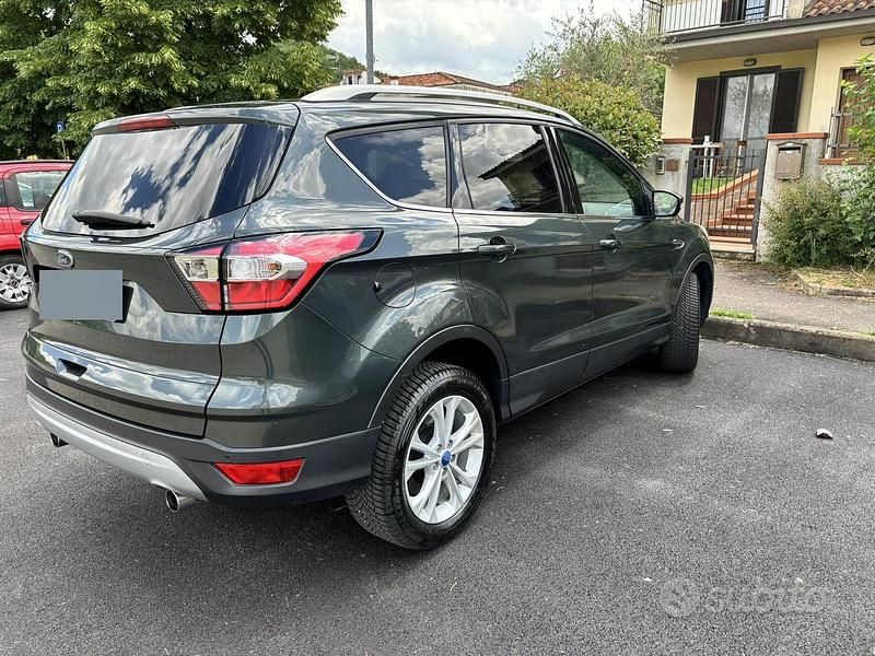 Usata Ford Kuga Titanium S 120 CV (88 kW) 2017 Grigio SUV