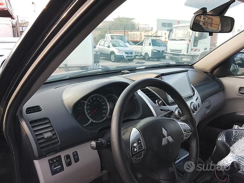 Nero Usata 2010 Mitsubishi L200 Pick-up | 15.500 € (Buon prezzo) - Immagine 1/4