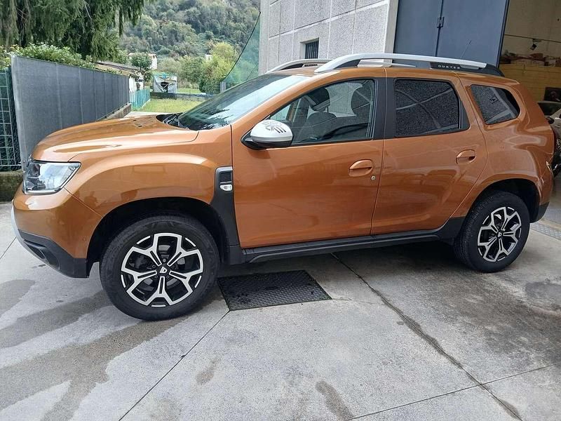 Arancione Usata 2019 Dacia Duster Lauréate SUV | 13.500 € (Cara) - Immagine 1/4