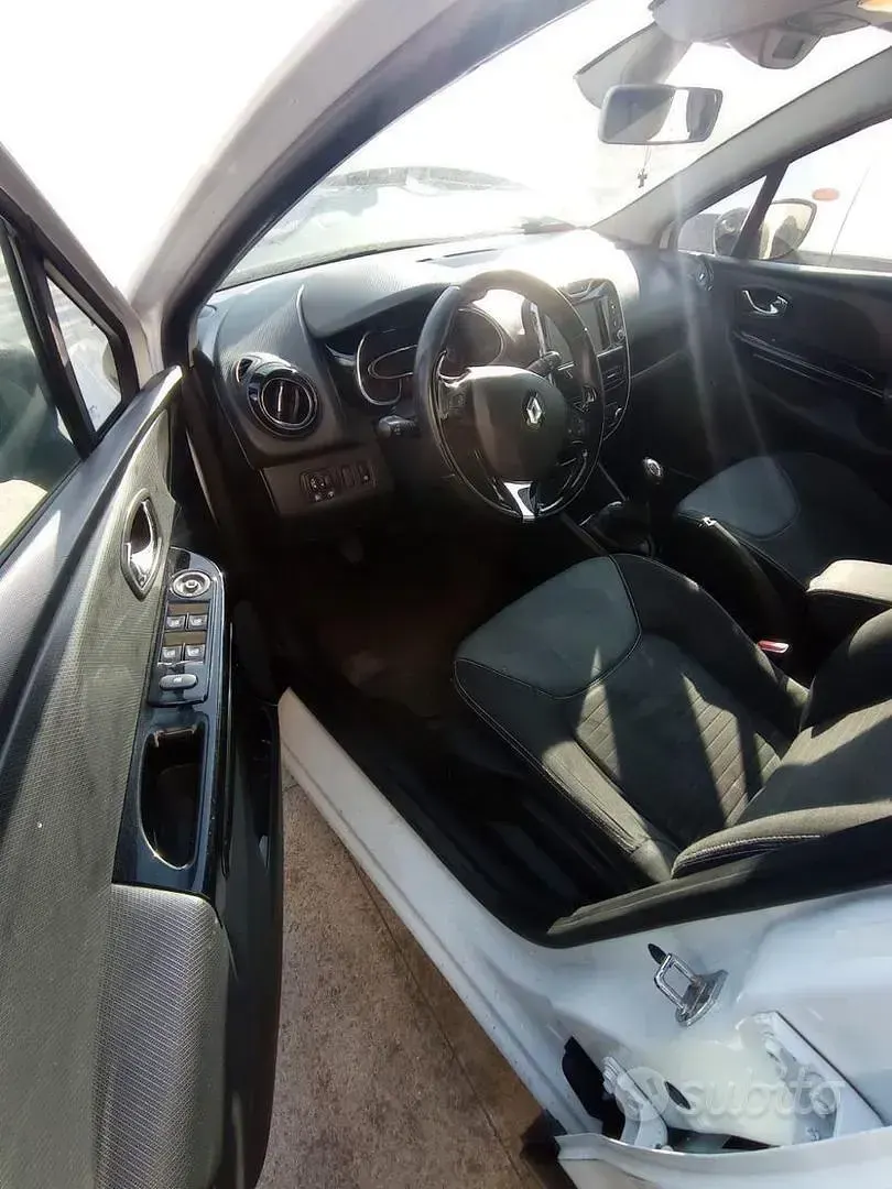 Usata Renault Clio 90 CV (66 kW) 2014 Bianco Station wagon