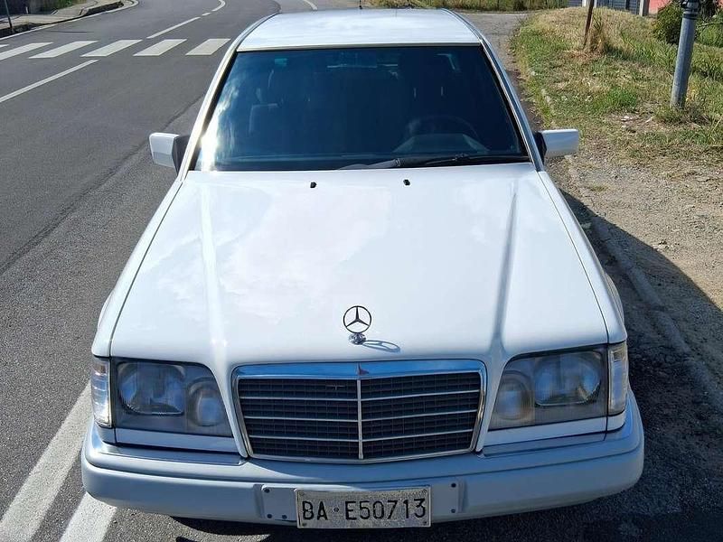Usata Mercedes E250 Elegance 113 CV (83 kW) 1994 Berlina
